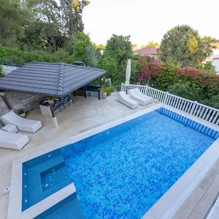 Pipo Camyuva Villa *