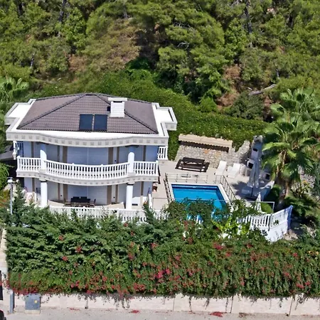 Pipo Camyuva Villa